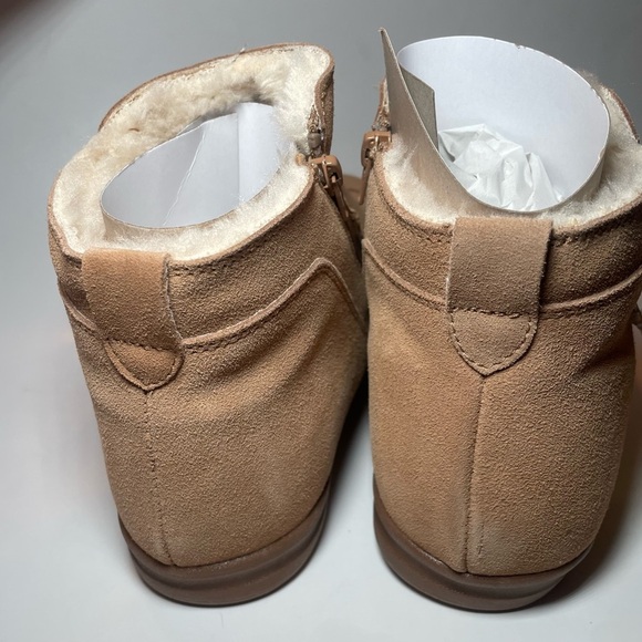 Tamarack Women’s Button ankle Suede Booties size 10 Tan NWT - Picture 3 of 15